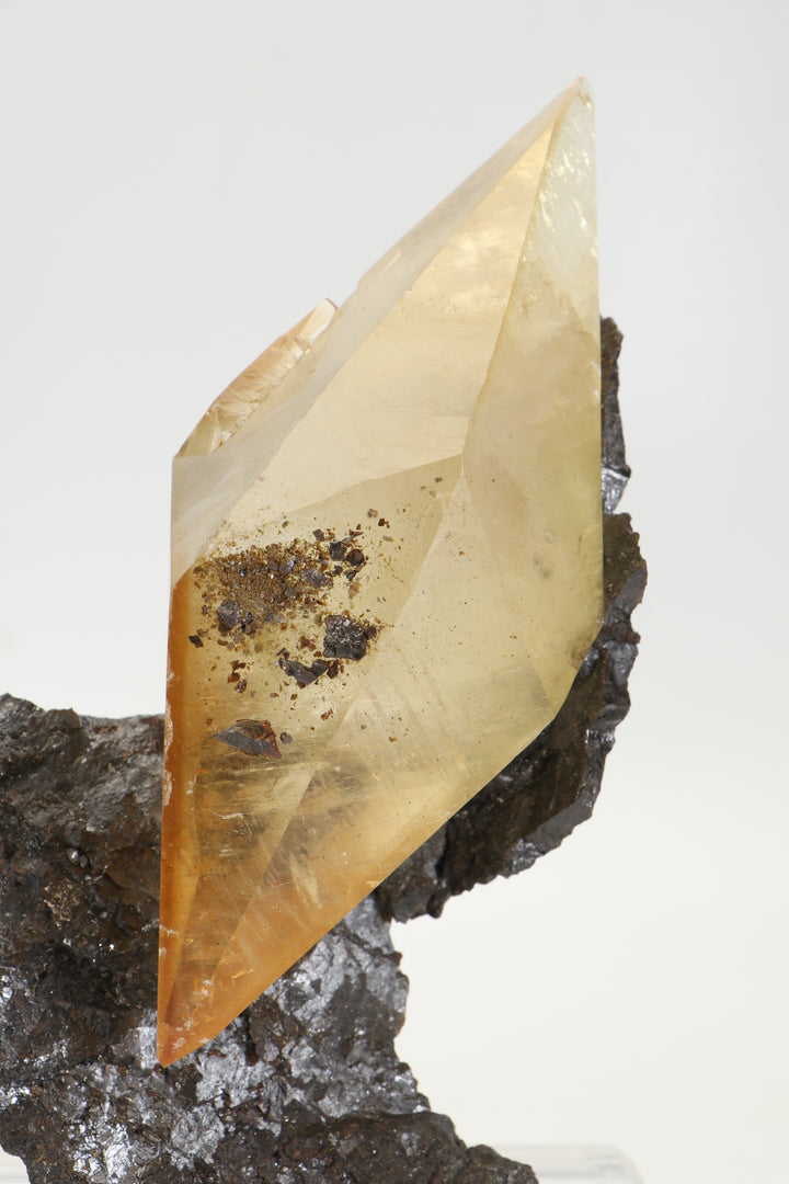 Calcite on Sphalerite - Elmwood Mine TF2022