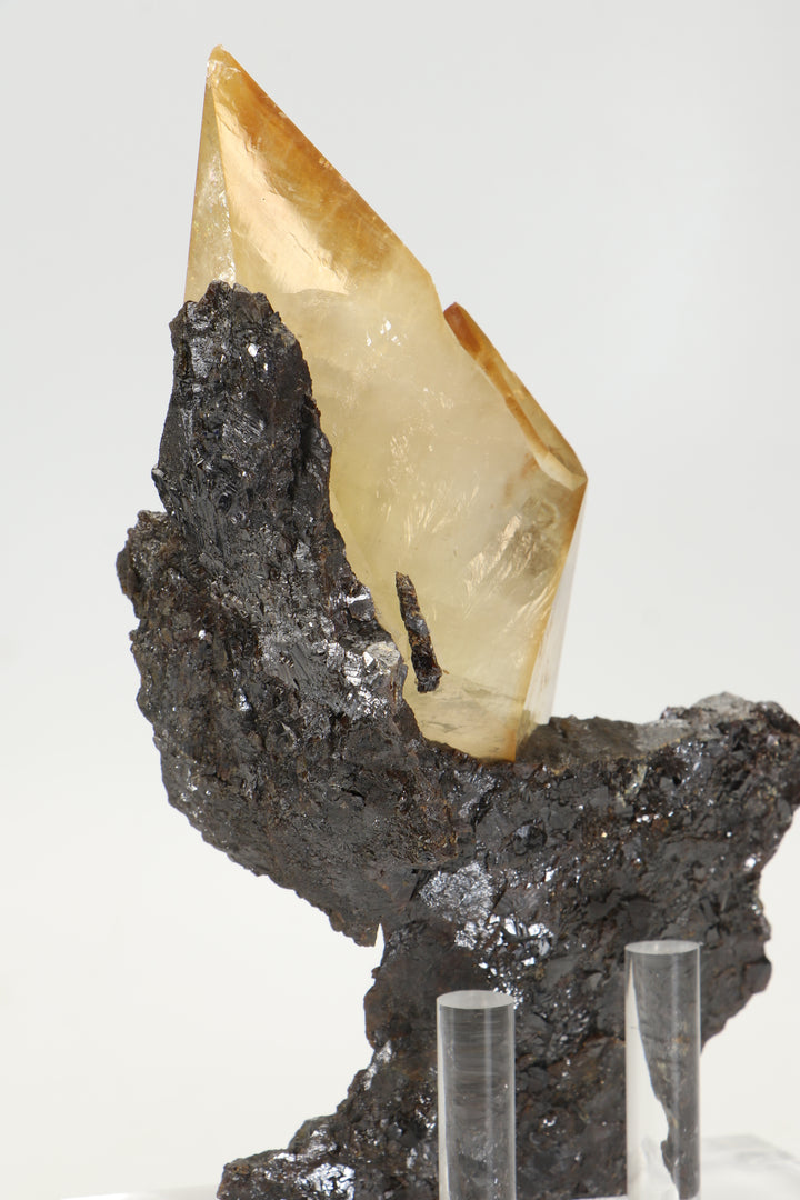 Calcite on Sphalerite - Elmwood Mine TF2022