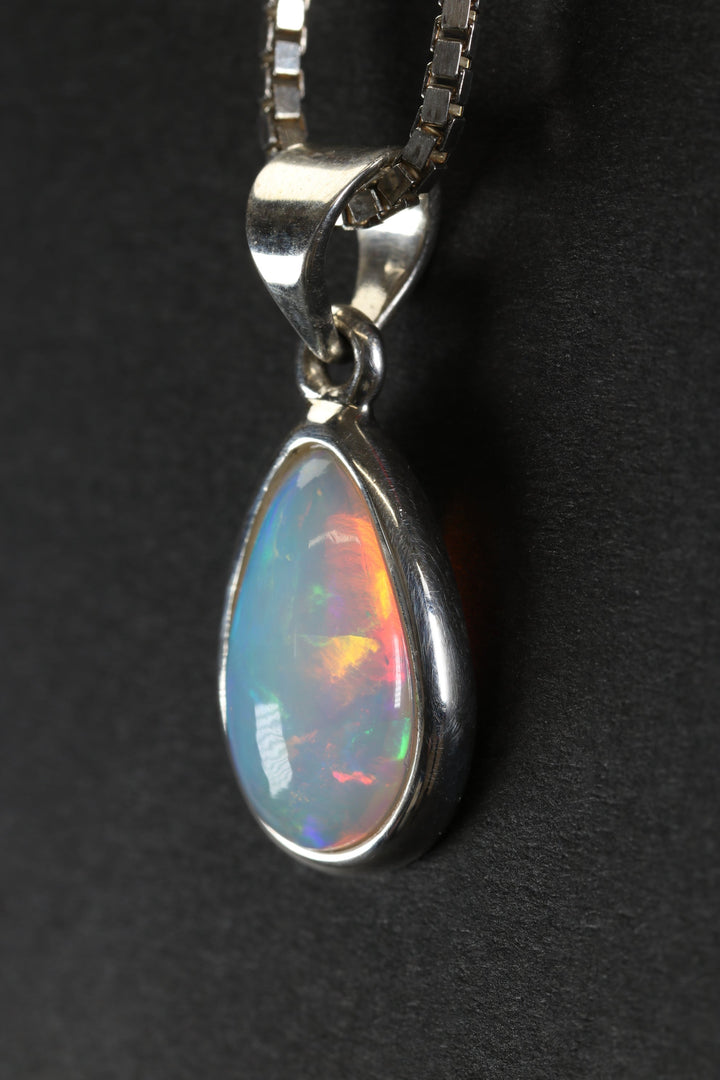 Welo Opal Pendant