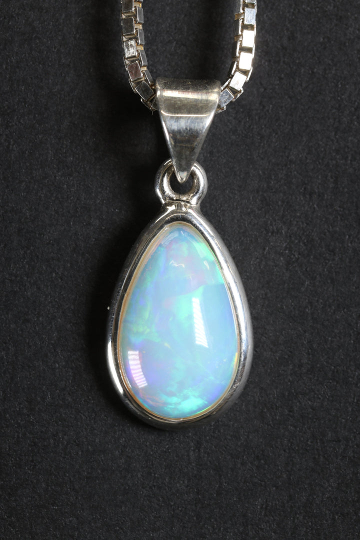 Welo Opal Pendant