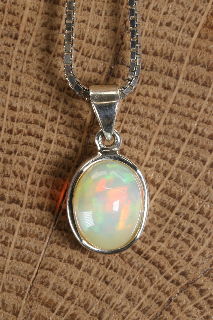 Welo Opal Pendant