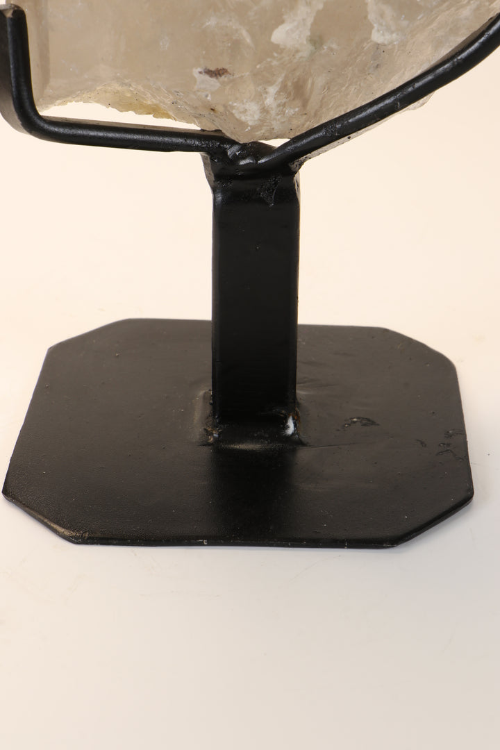 Giant Garden Quartz Point on Stand DX1809