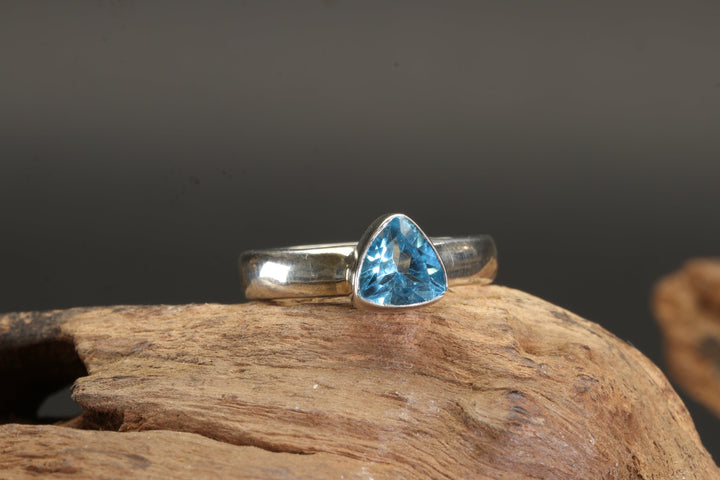 London Blue Topaz Ring Size 6