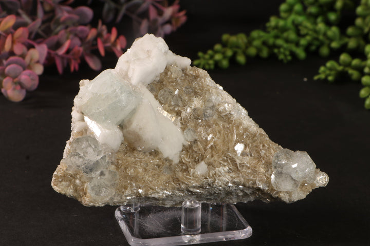 Aquamarine with Mica TU3800