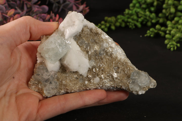 Aquamarine with Mica TU3800