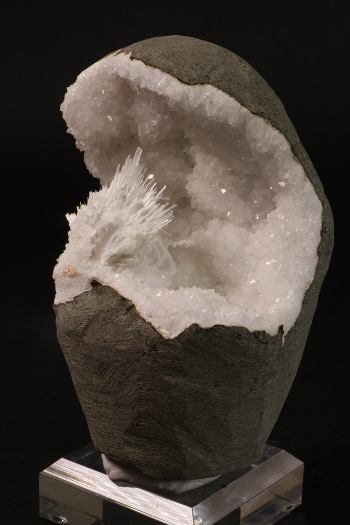 Natrolite Geode TV080