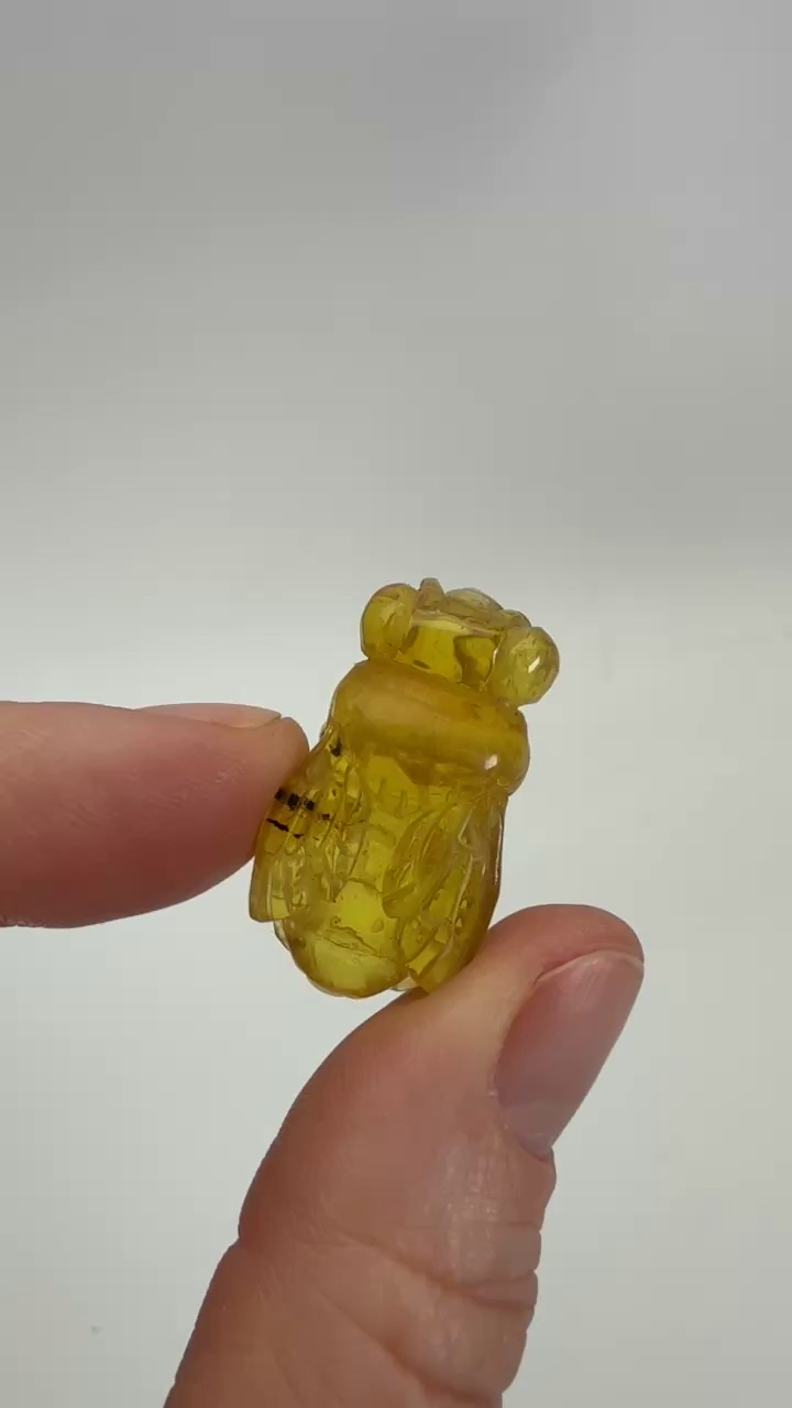 Indonesian Amber Bee Carving Pendant DD3779