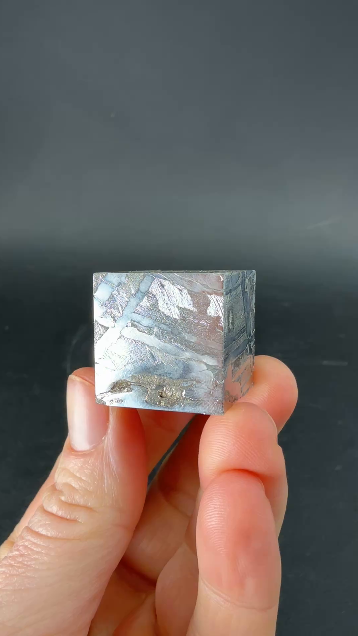 Aletai Meteorite Cube DS843