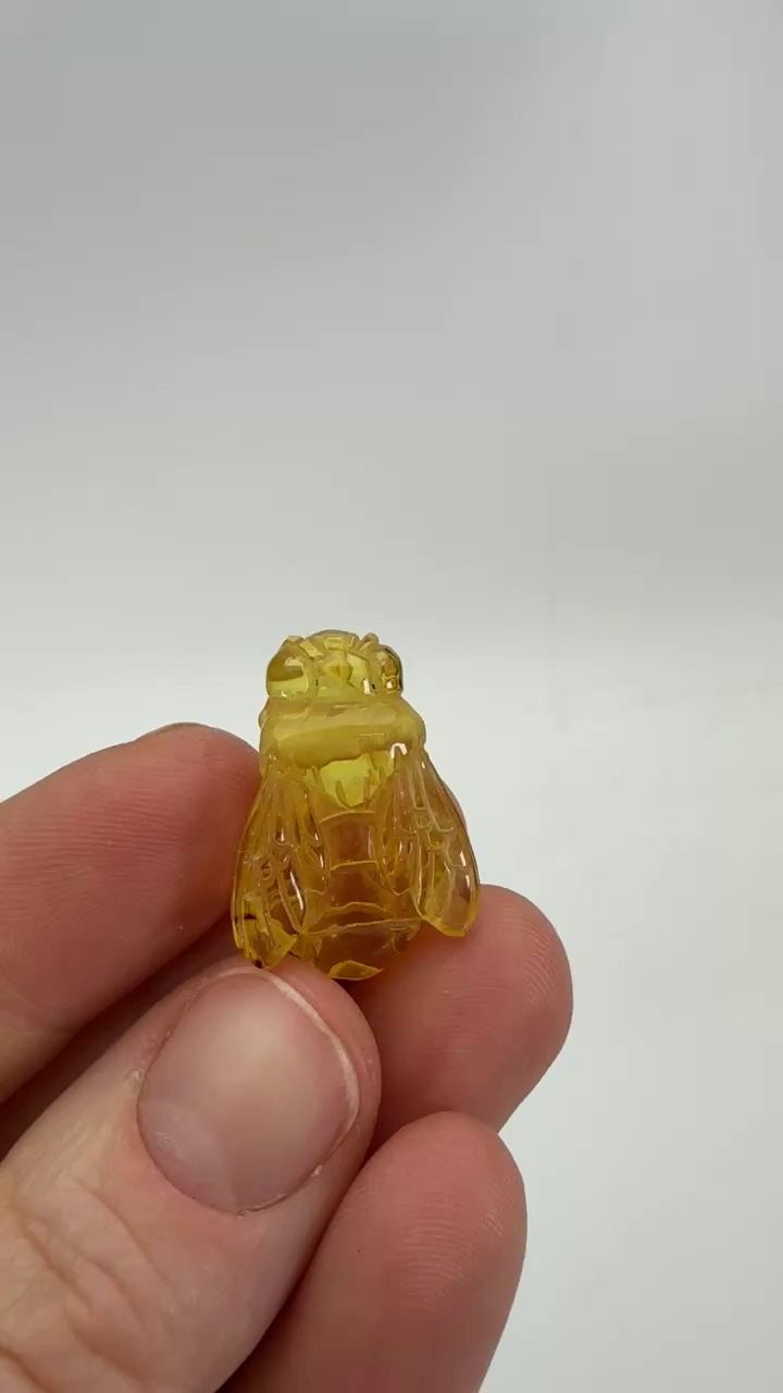 Indonesian Amber Bee Carving Pendant TD3168