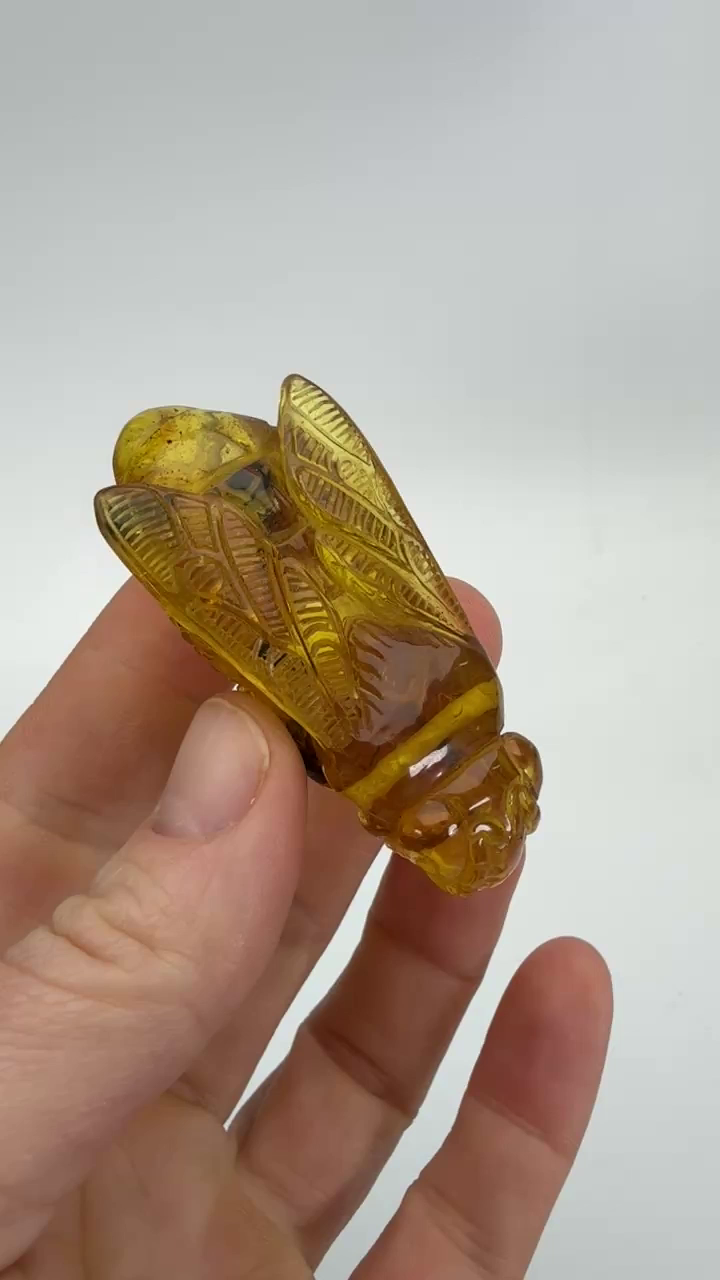 Indonesian Amber Bee Carving Pendant TD3172