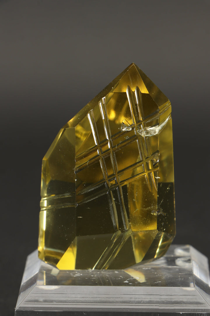 2" Fantasy Cut Lemon Quartz Tower DN512