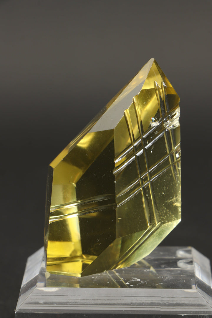 2" Fantasy Cut Lemon Quartz Tower DN512