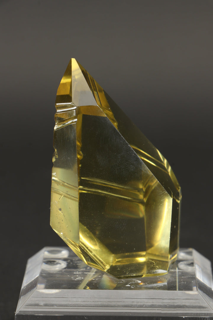 2" Fantasy Cut Lemon Quartz Tower DN512