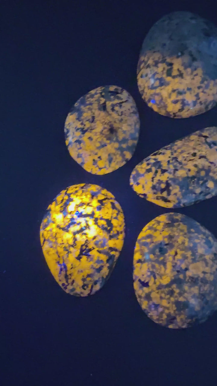 Fluorescent Sodalite Freeform from Russia TF093