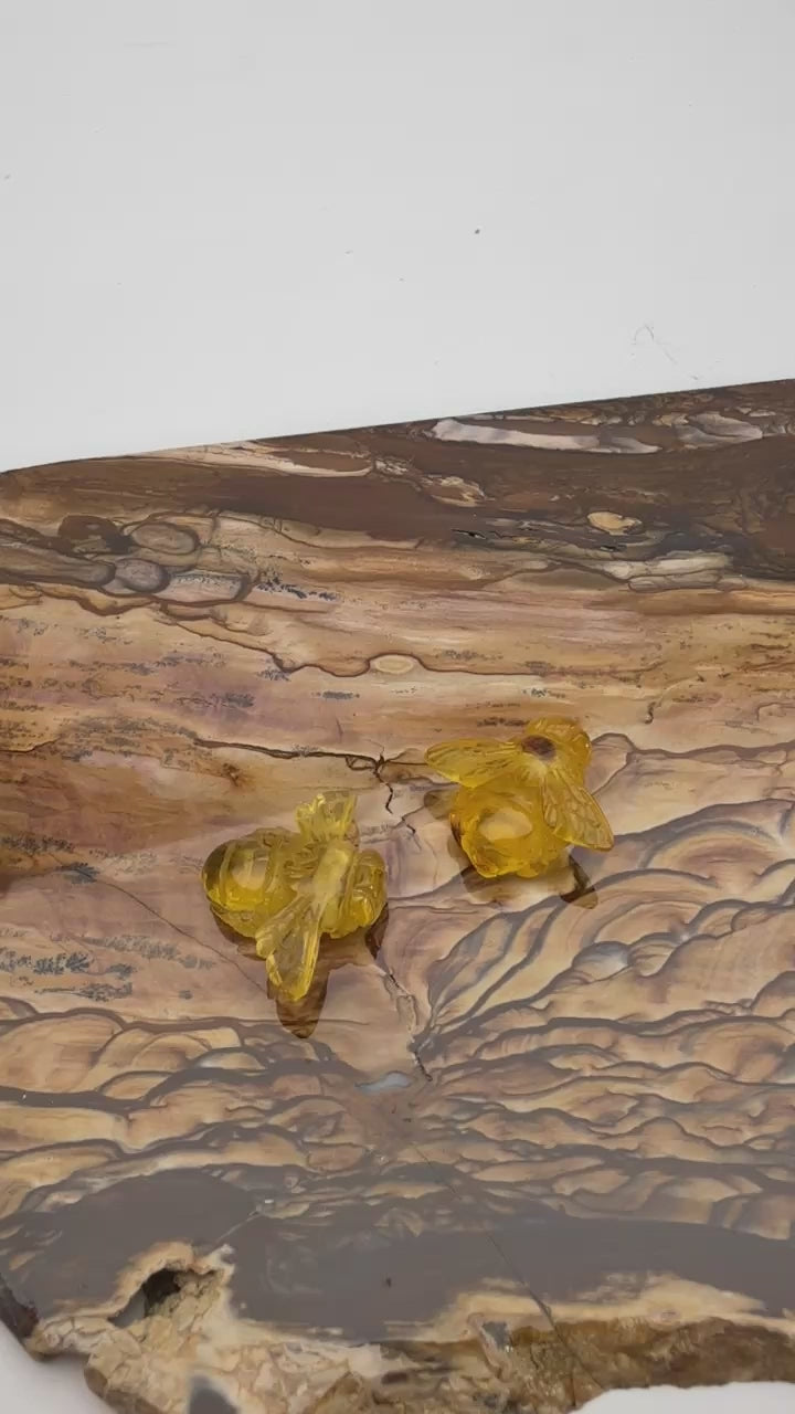 Pair of Indonesian Amber Bee Carving Pendants TD3156