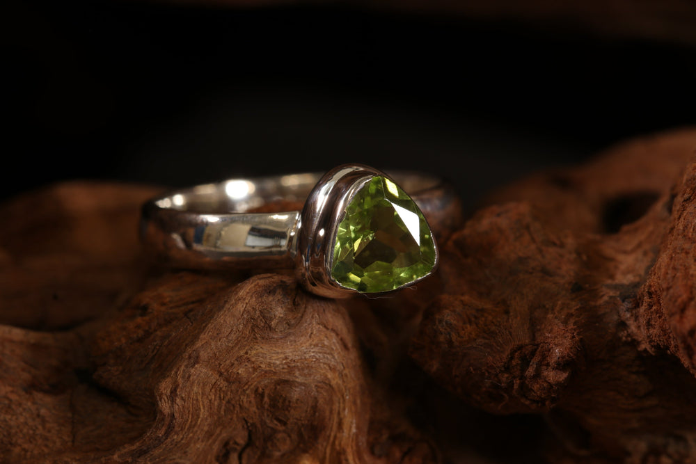 Peridot Ring Size 5 DM1456