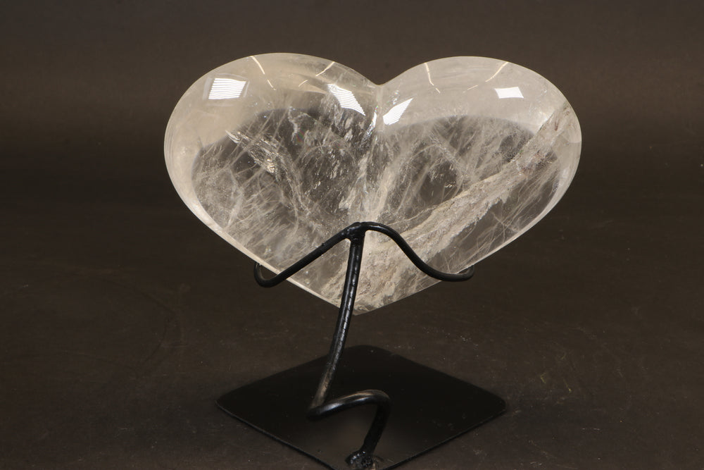Quartz Heart on Metal Stand DM439