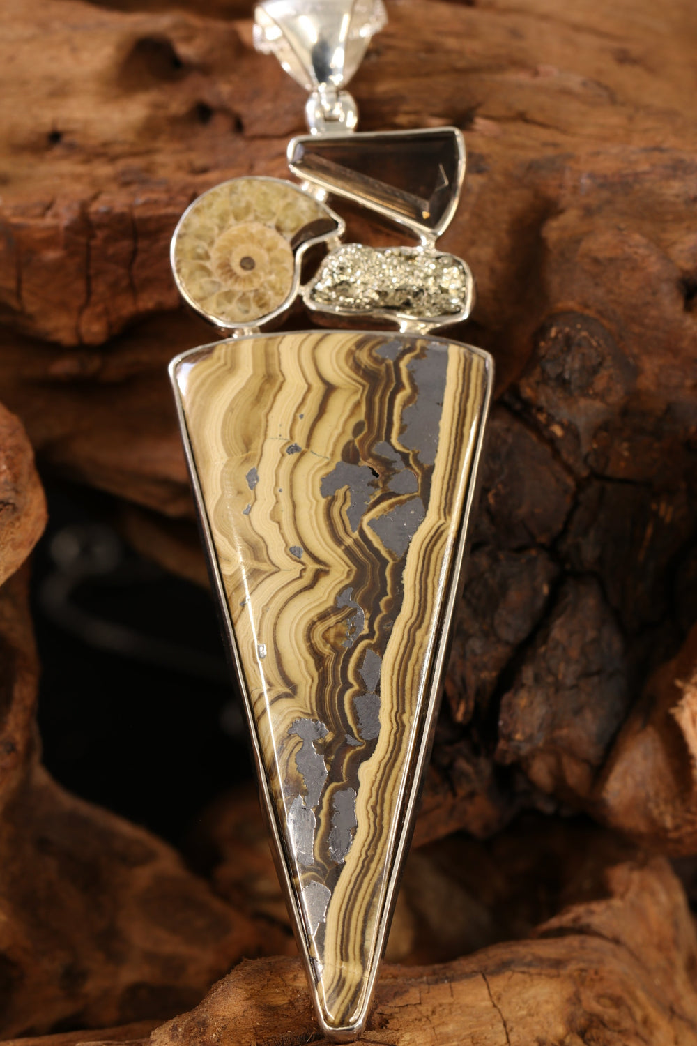 Multistone Pendant DM583