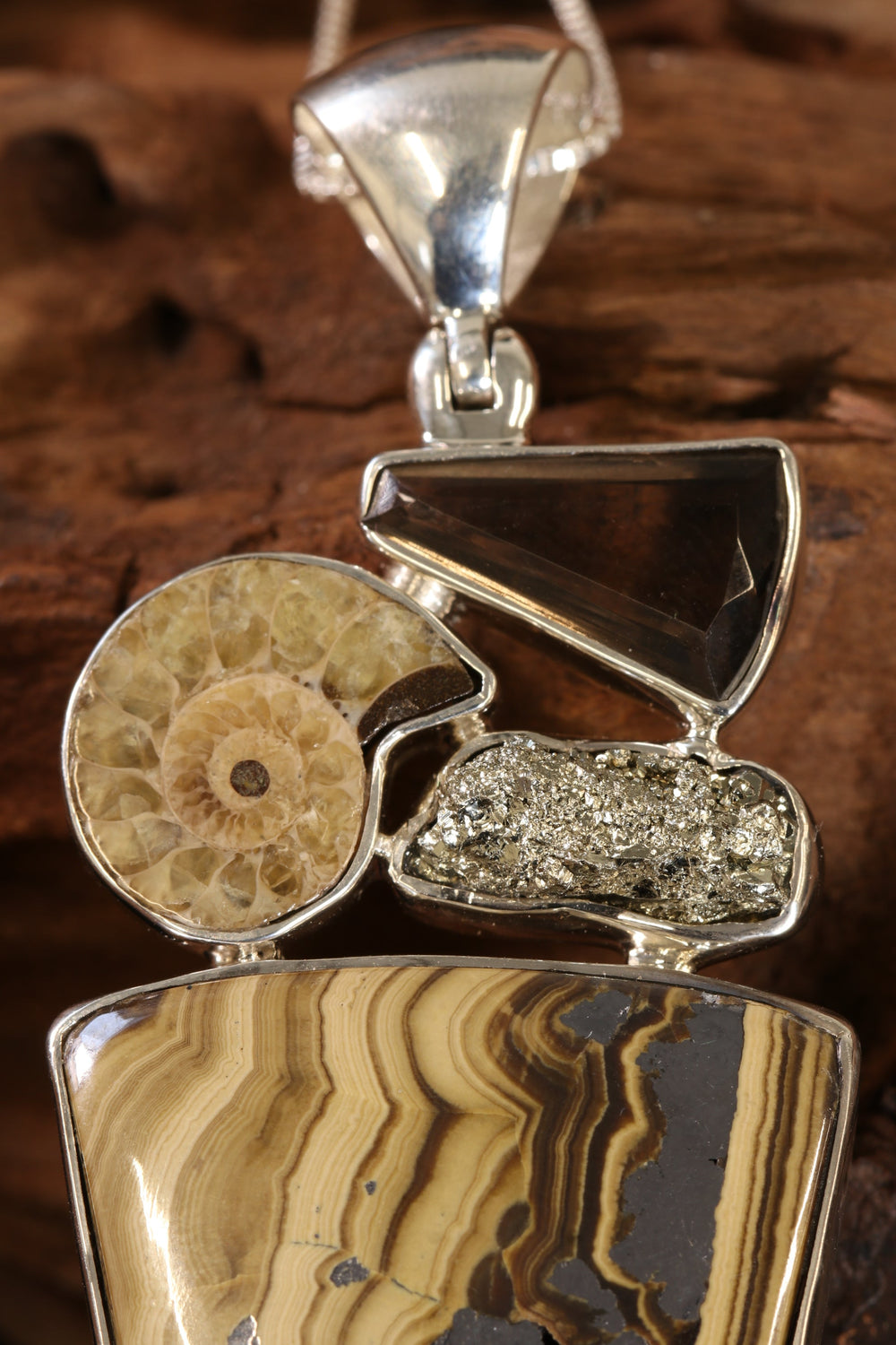 Multistone Pendant DM583