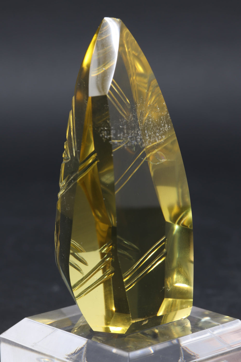 3.25" Fantasy Cut Lemon Quartz DN507