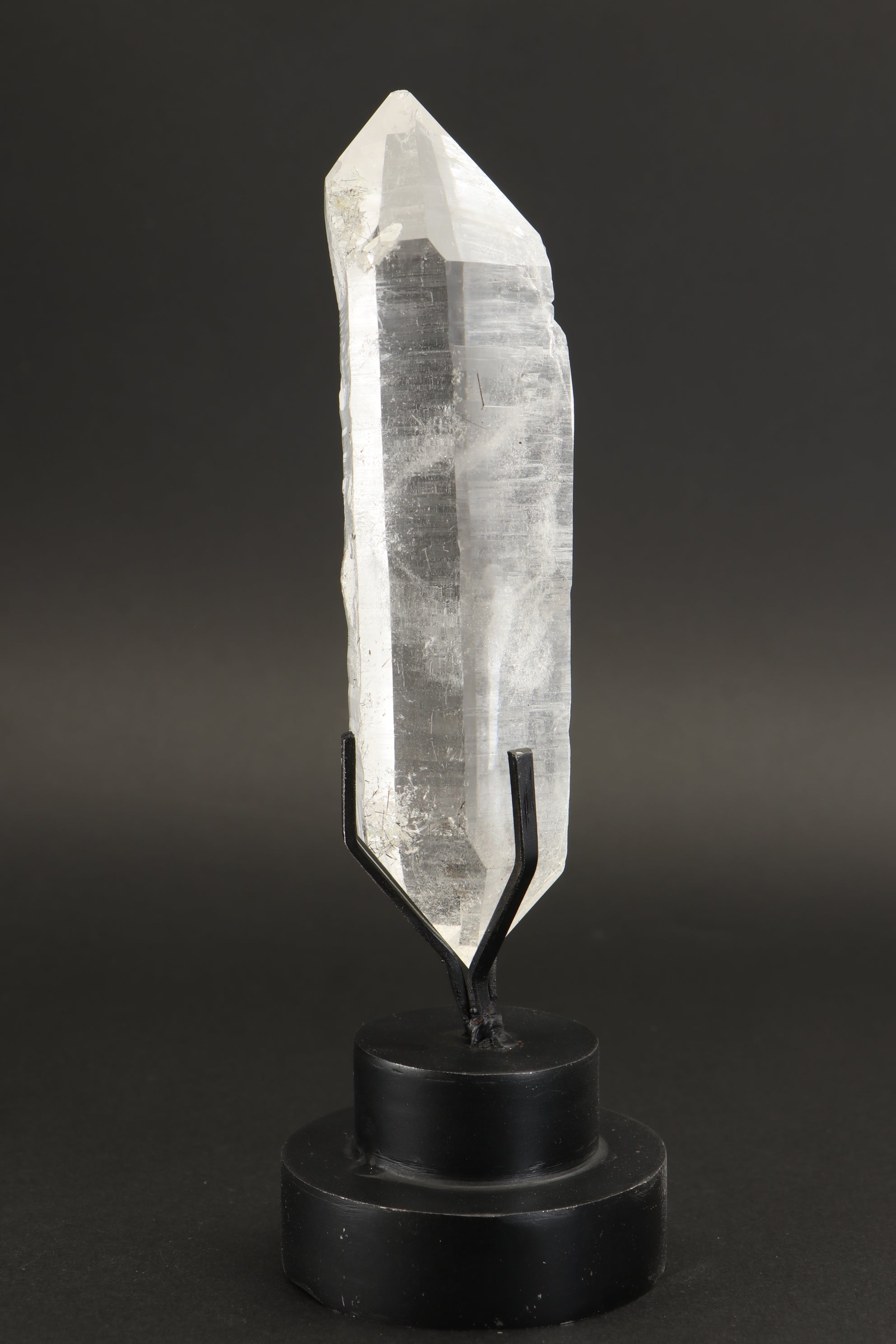 Double Terminated Quartz Crystal on Stand DX705 – Little Lemuria