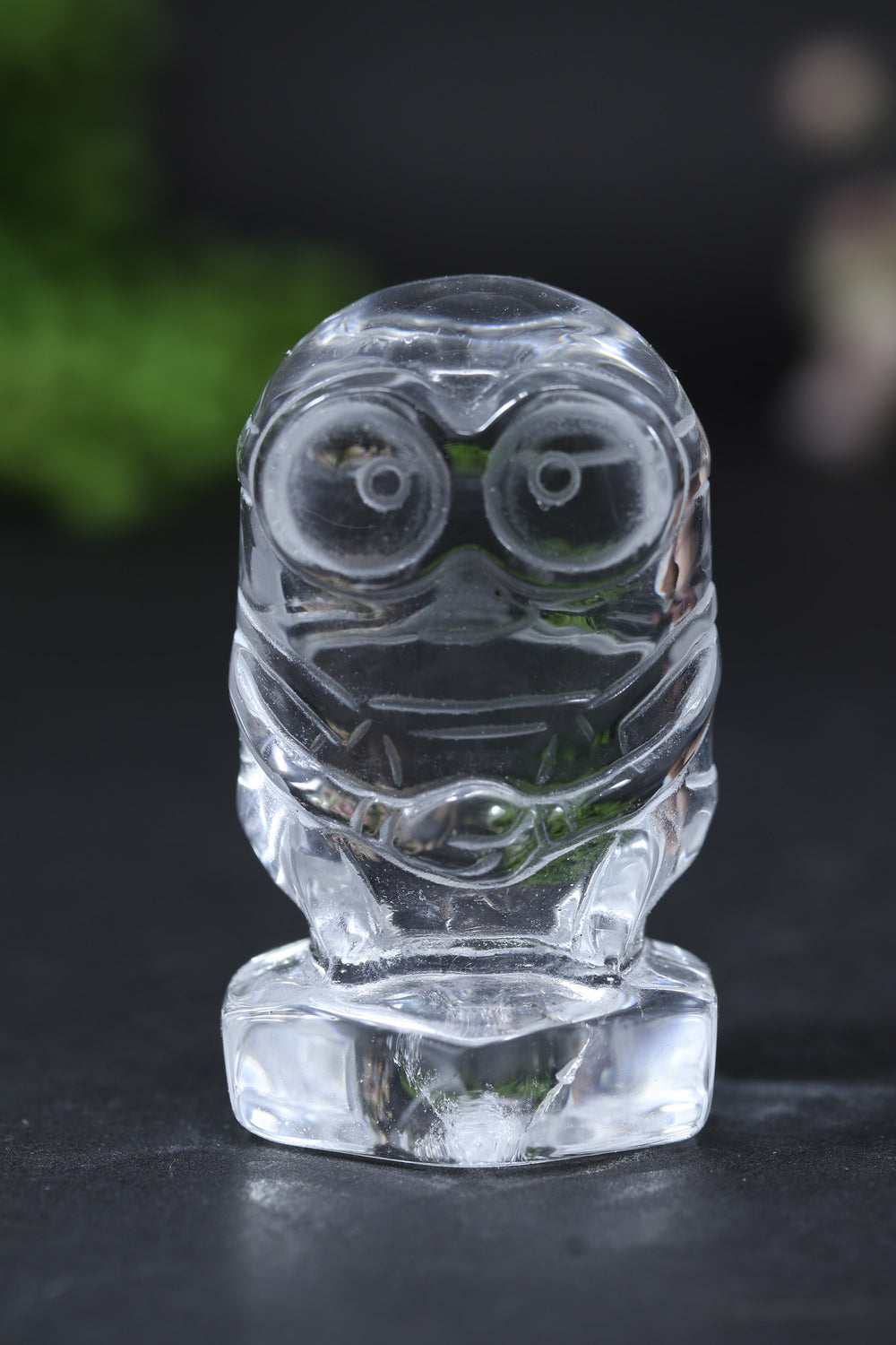 Quartz Crystal Minion Carving DD2592