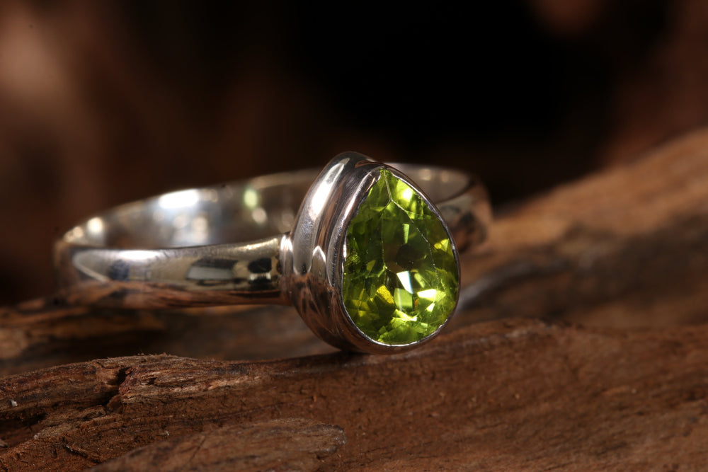 Peridot Ring Size 8 TD1439