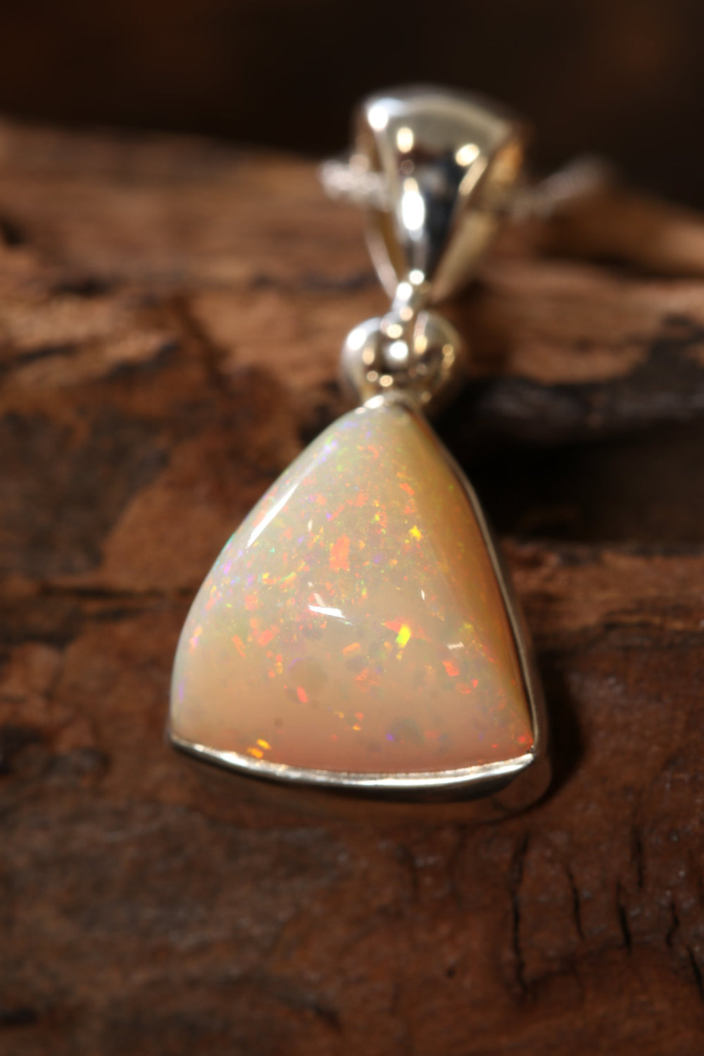 Opal Pendant TU3401