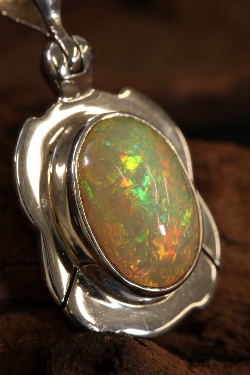 Opal Pendant TU821